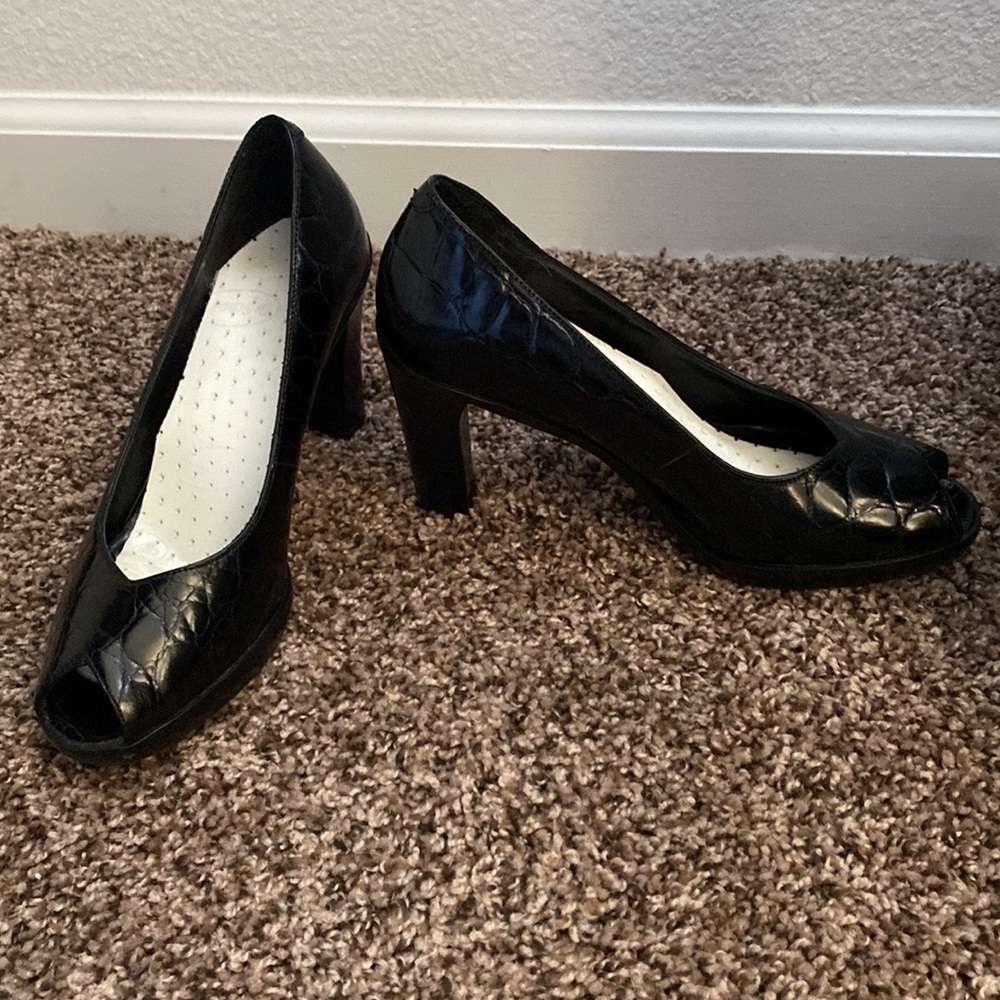 NINE WEST Black Snake Print Heels